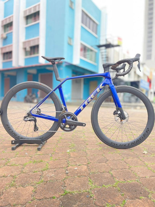 Trek Madone SL Gen 8 -Shimano Ultegra R8170 12 Speed Di2 Disc
