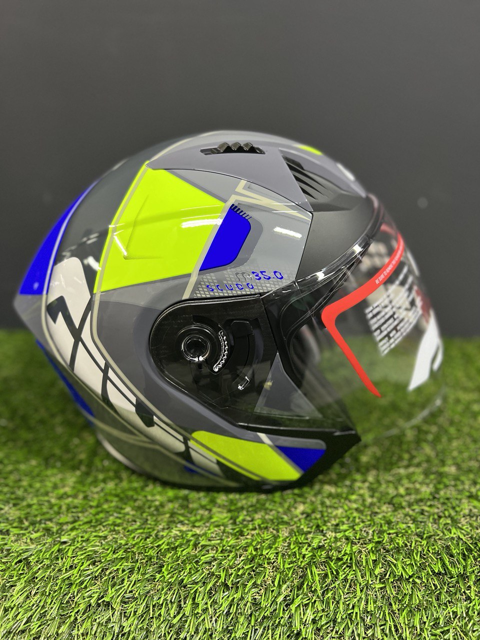 GIVI M35.0 SCUDO SOLID AND GRAPHIC HELMET