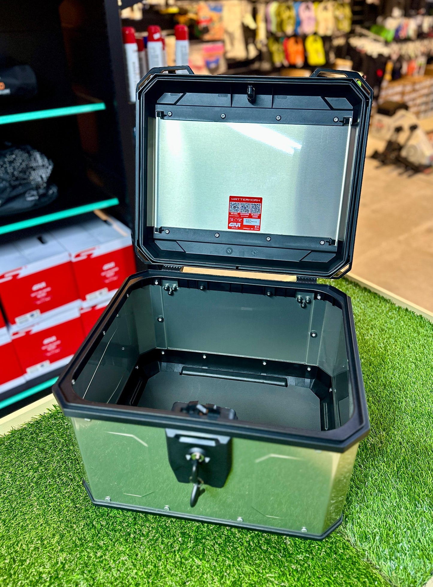 GIVI MATTERHORN ALUMINIUM TOPCASE 47LTR W/O PLATE - MTN47A/MTN47B